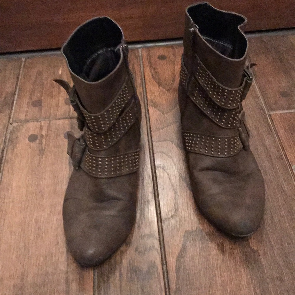Distressed ankle brown booties